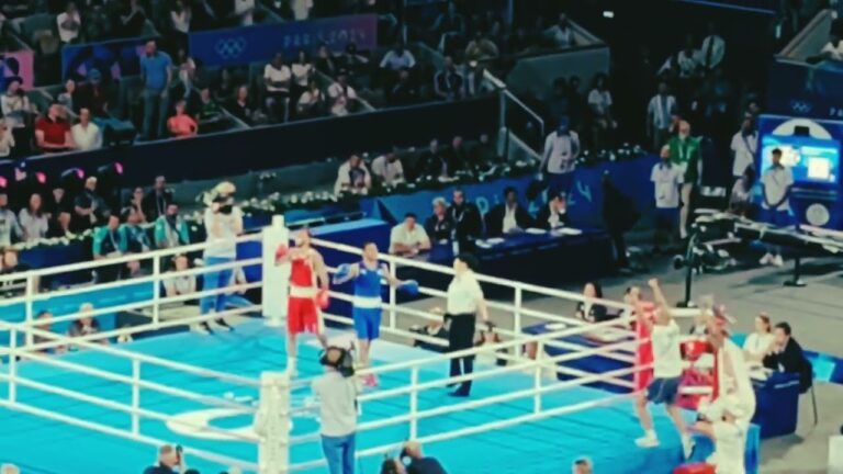 El sorprendente mensaje de un famoso boxeador a otro antes de su crucial combate en París