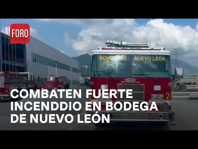 Incendio en Santa Catarina obliga a desalojar a 230 personas