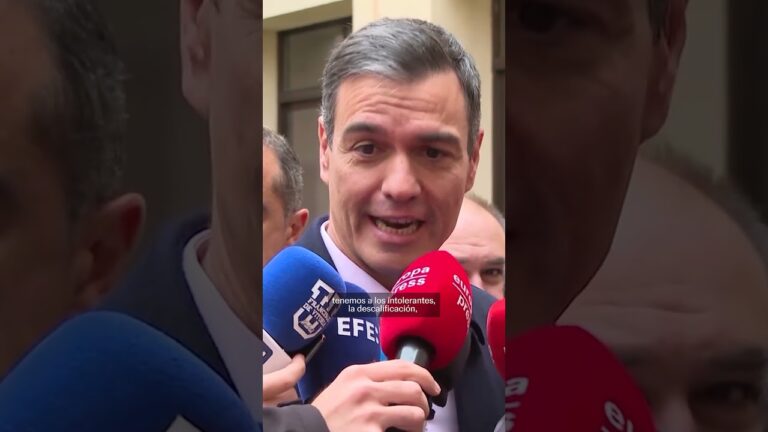 Video: Polémica reacción de político tras ser recibido con abucheos